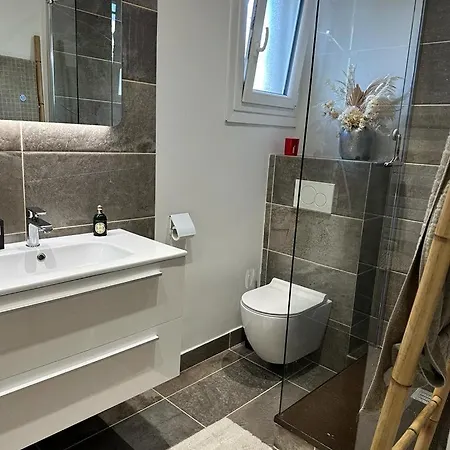 120 M2, Downtown Cannet