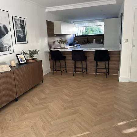 120 M2, Downtown Cannet *